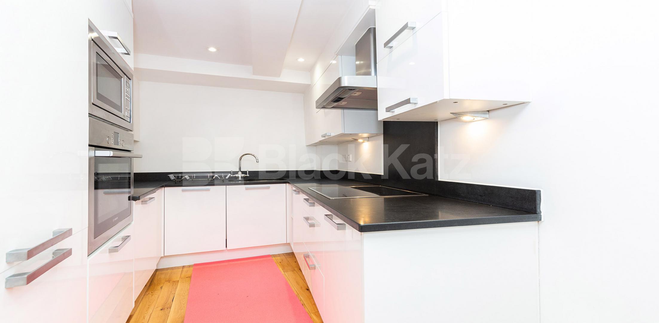 Fantastic modern 2 bed 2 bath flat within a private development  York Way, Camden / Caledonian Road 